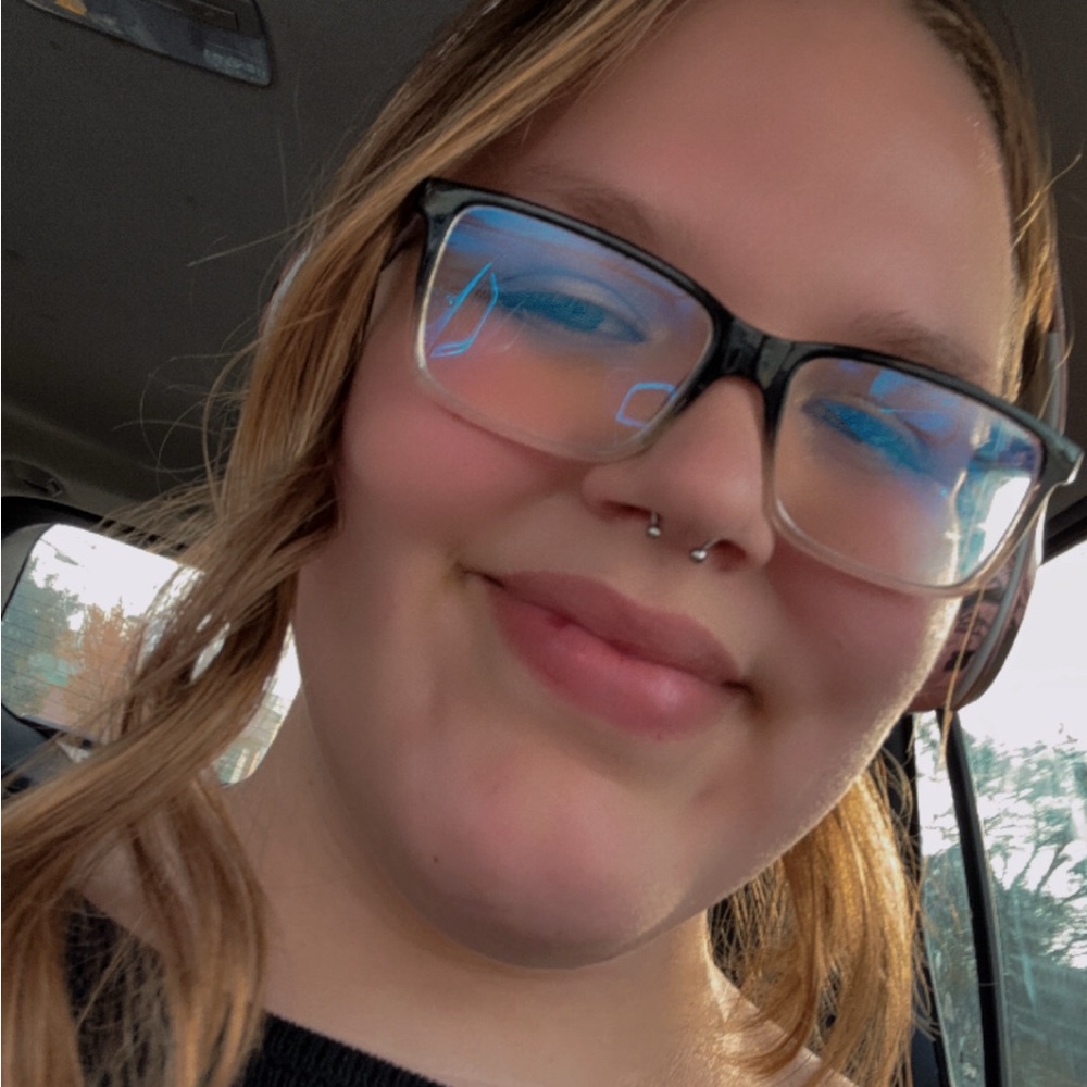 Meet your Posher, Madalyn